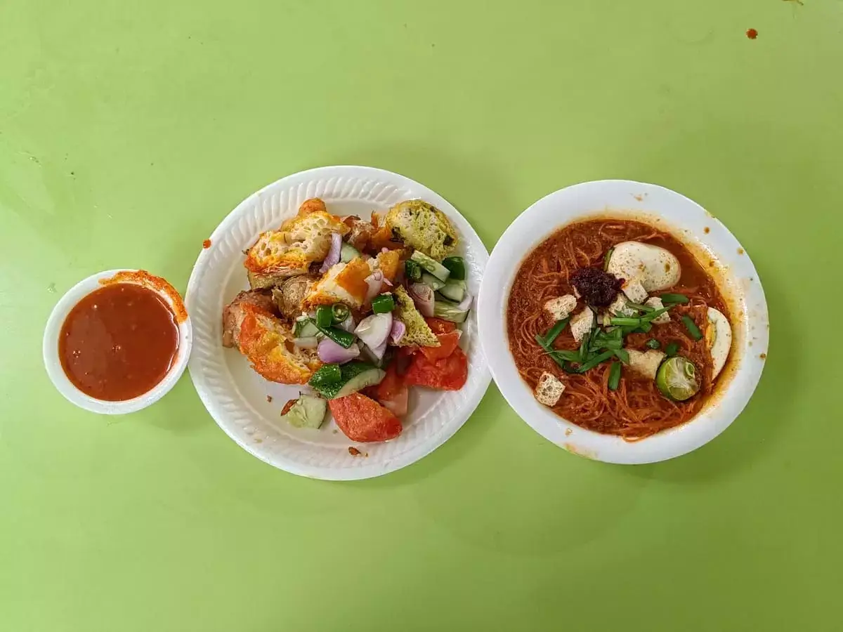 Siraj Famous Waterloo Street Indian Rojak: Assorted Indian Rojak & Mee Siam