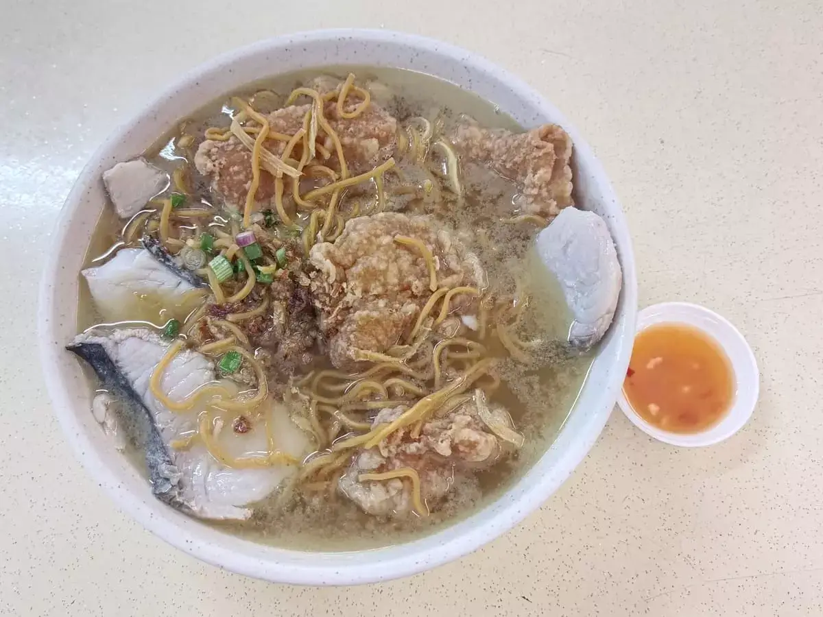 Soon Lee Fish Soup: Double Fish Soup Yee Mee & Chilli Sauce