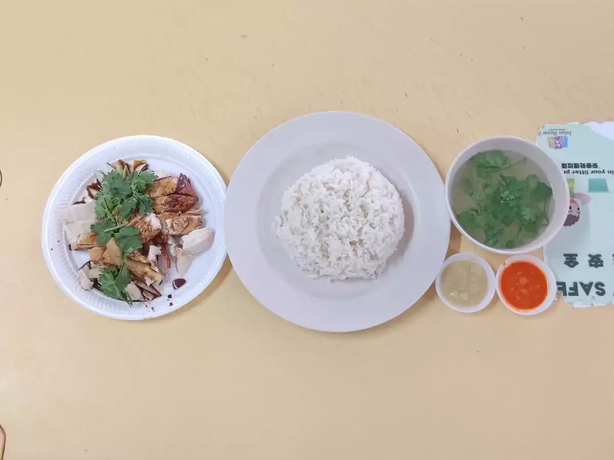 Tai Weng Hainanese Chicken Rice: Hainanese Chicken & Roast Chicken with Rice & Soup