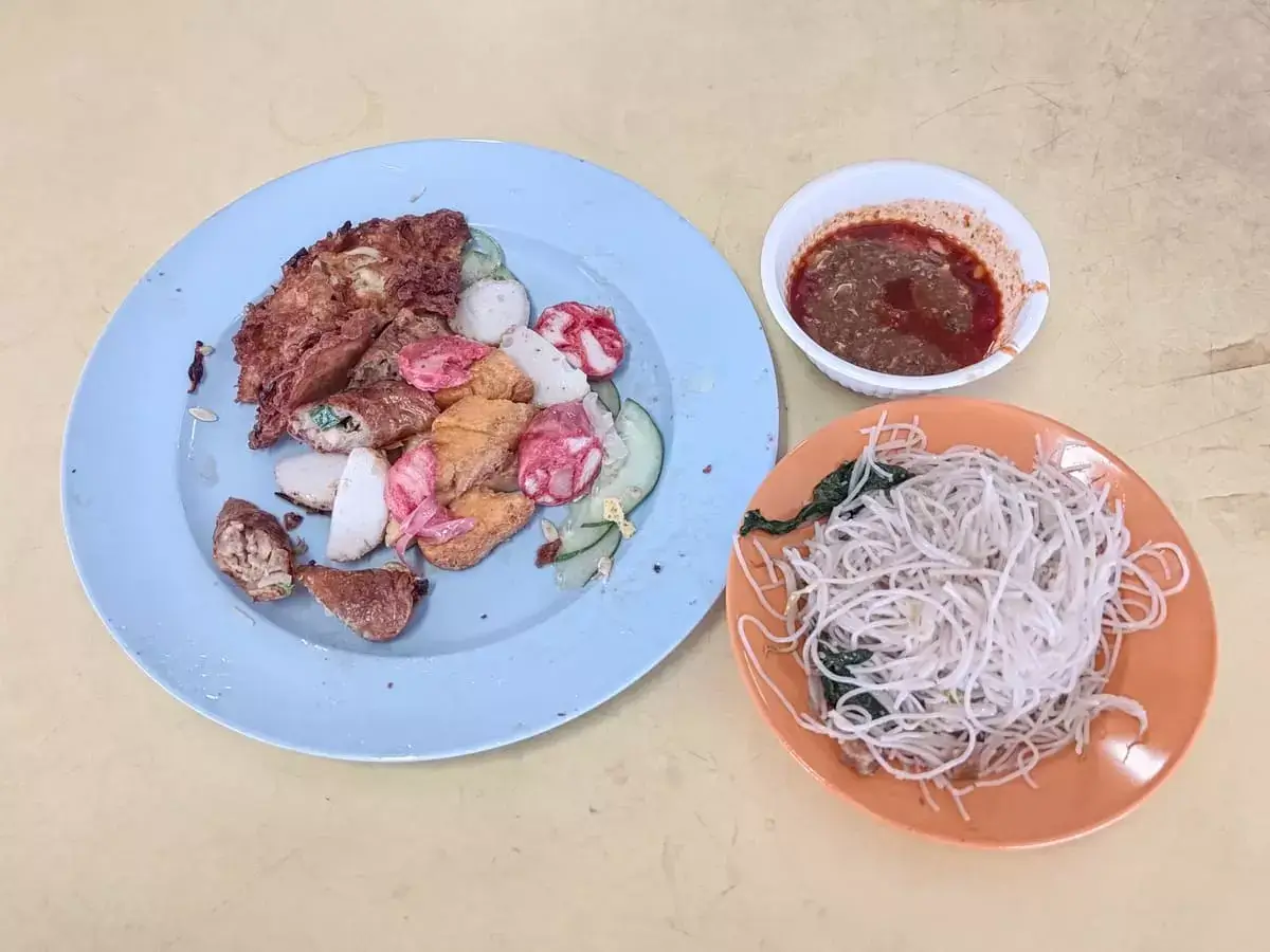 Tiong Bahru Ngoh Hiang Prawn Cracker: Assorted Ngo Hiang & Fried Mee Hoon