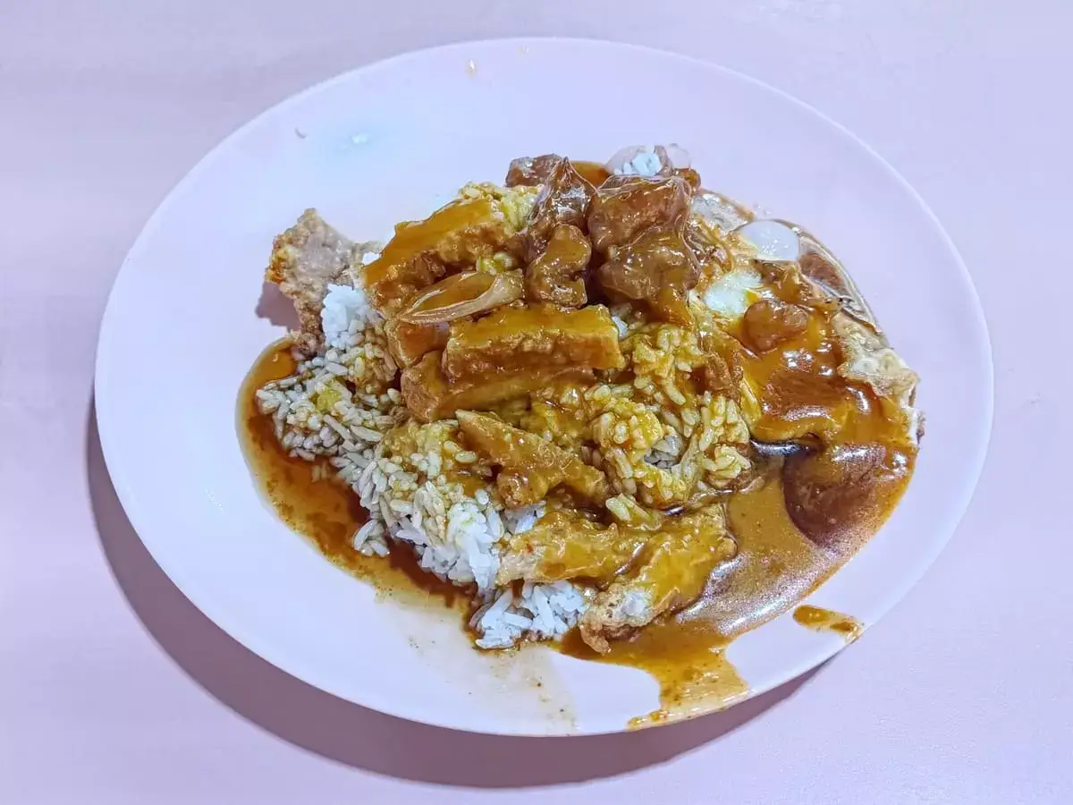 Toa Payoh Lorong 8 Scissors Cut Curry Rice: Pork Chop, Sweet Sour Pork, Fried Egg with Curry Rice