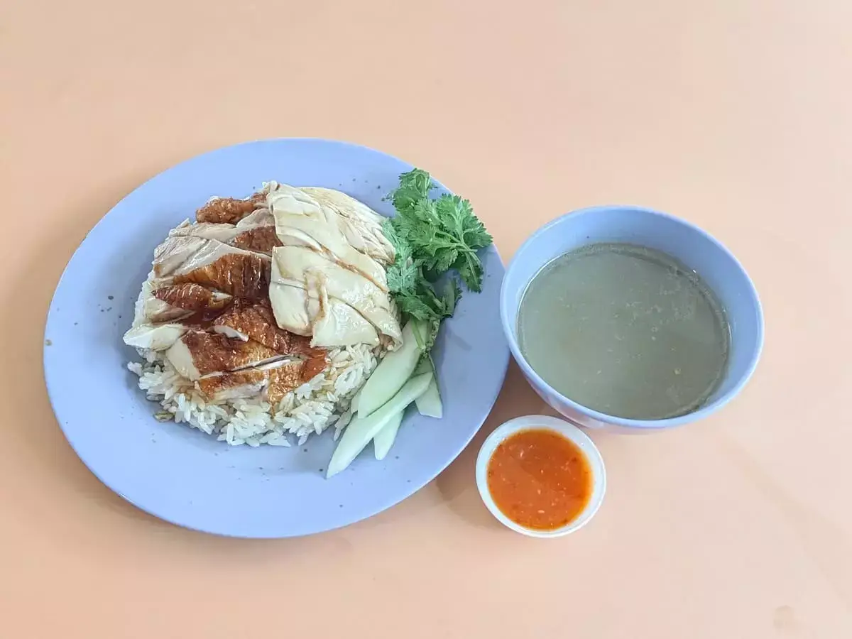 Weng Hua Yuan (Boneless) Hainanese Chicken Rice: Hainanese Chicken & Roast Chicken with Soup & Chilli Sauce
