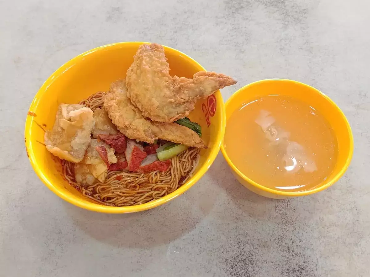 Weng Wanton Mee: Wanton Mee, Fried Chicken Wing & Wanton soup