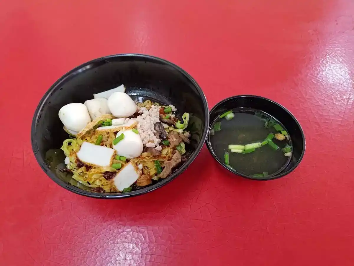 Yam Mee Teochew Fishball Mee: Mee Pok & Soup