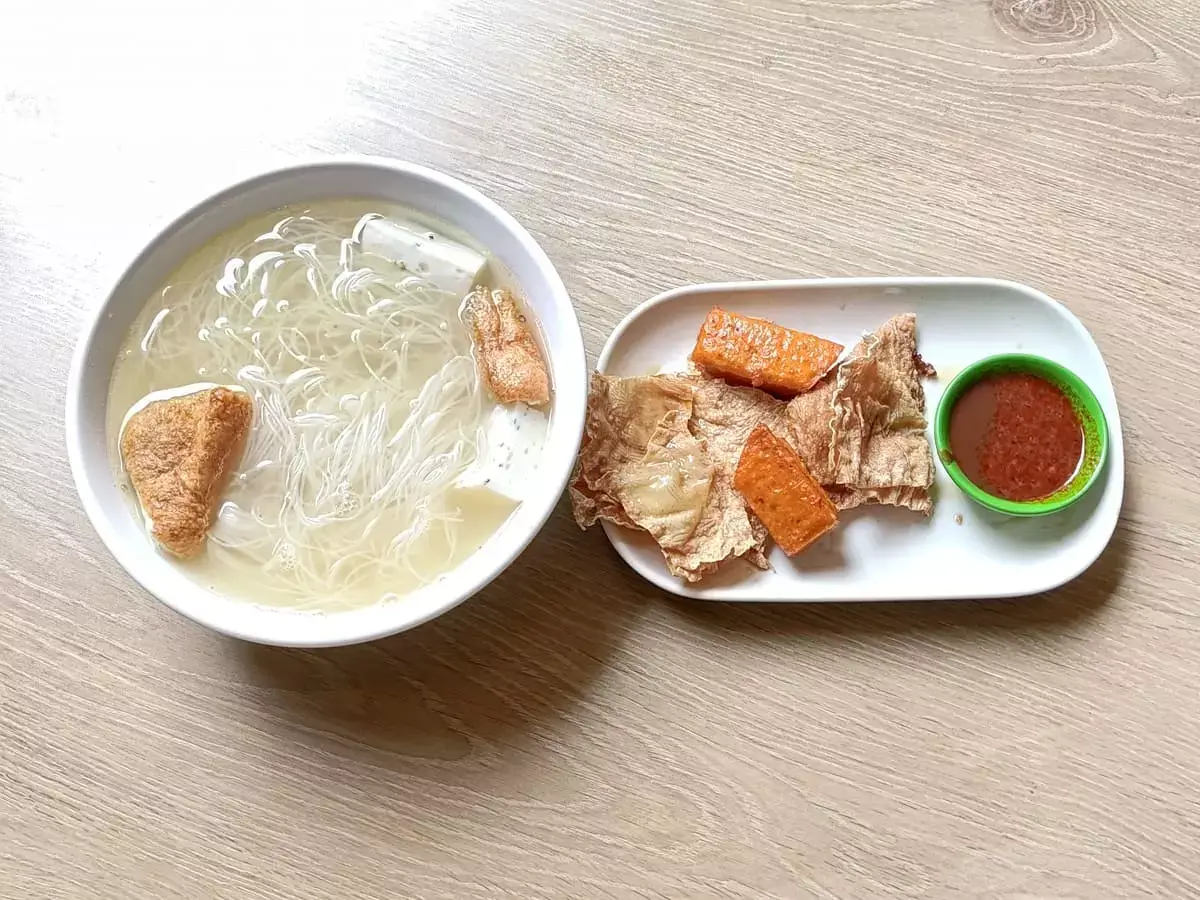 Yan Kee Yong Tau Foo: Assorted Yong Tau Foo Soup with Mee Hoon & Assorted Fried Yong Tau Foo