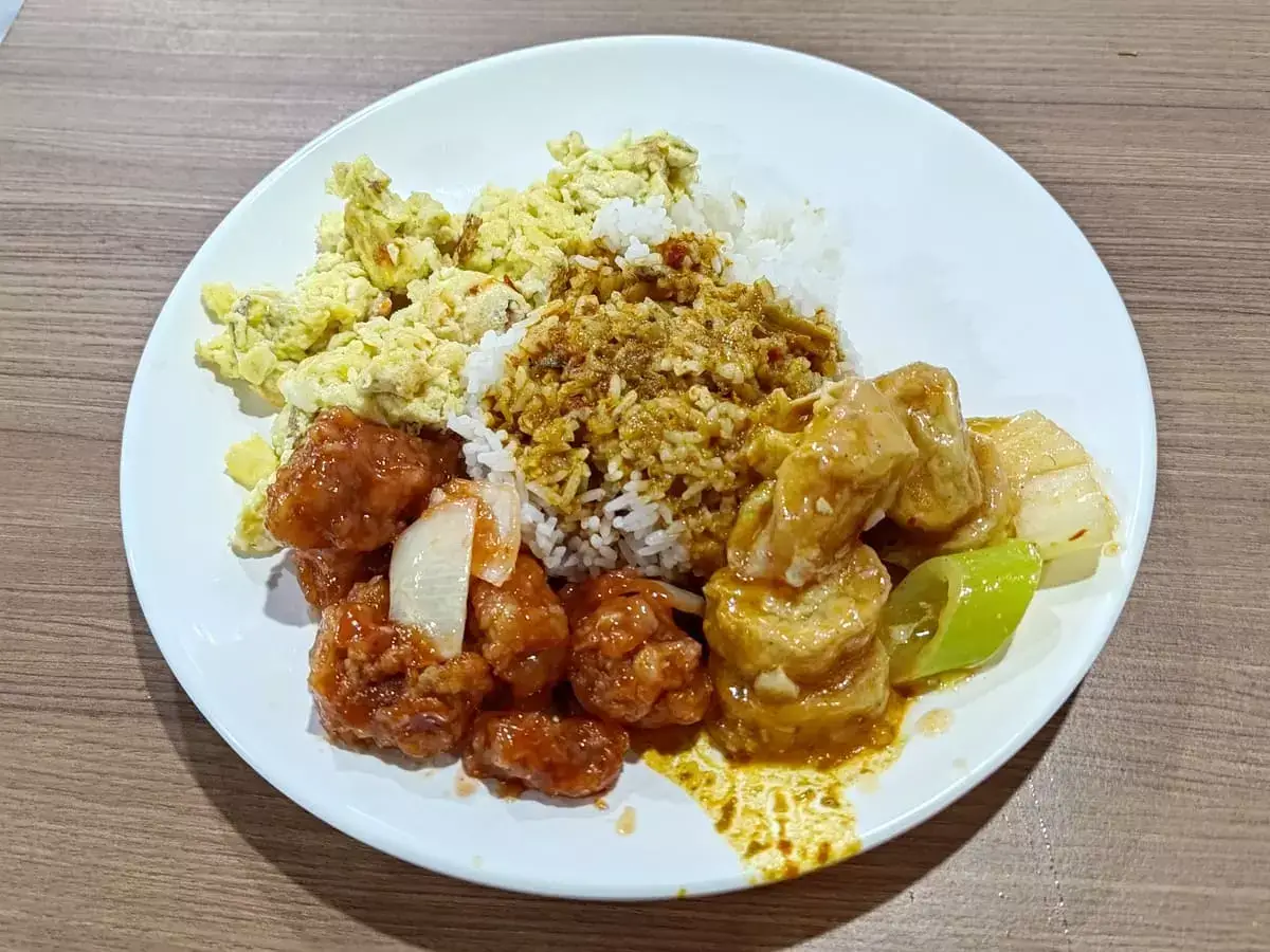 Yong Xing Teochew Porridge: Sweet Sour Pork, Egg Tofu, Scrambled Fried Egg, Rice with Curry